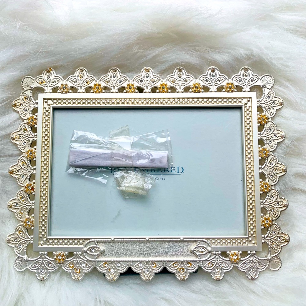 New Frame Things Remembered Engrave Metal picture frame Swarovski Crystals